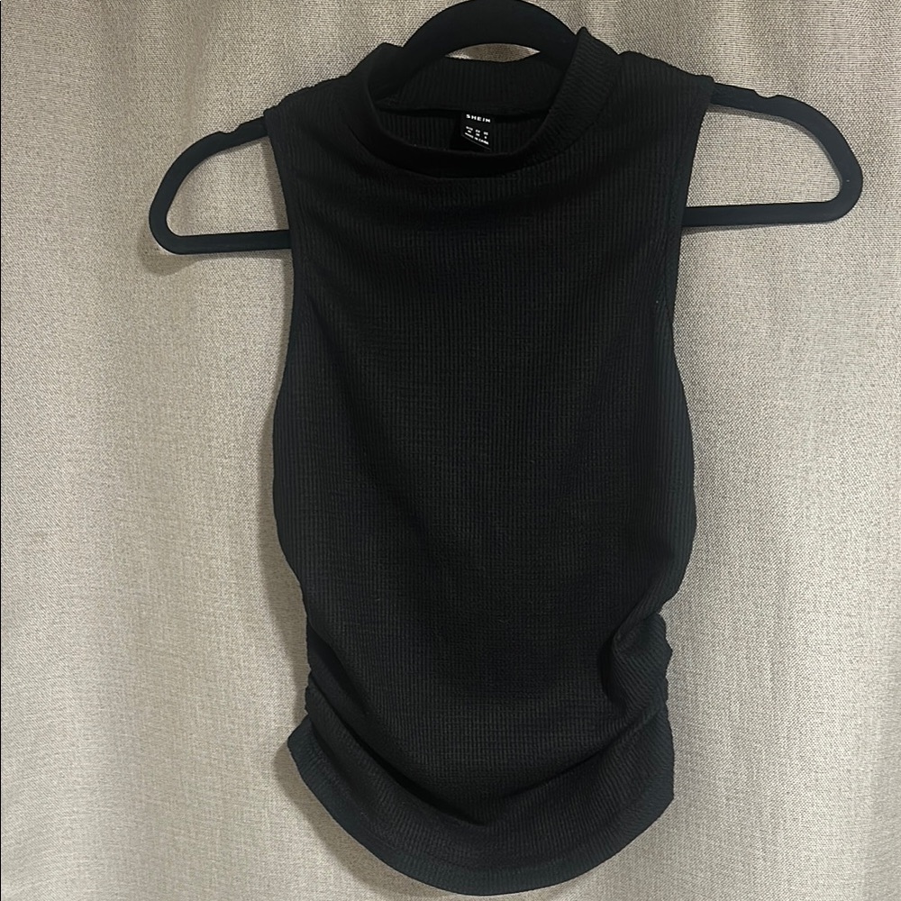 SHEIN Black Sleeveless Fitted Tank Top